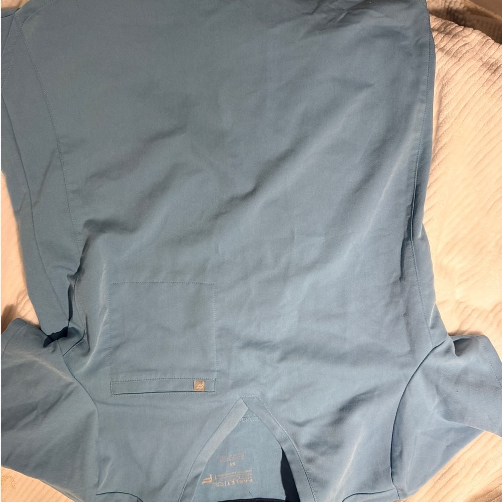 Fabletics Blue Scrub Top - Picture 2 of 2